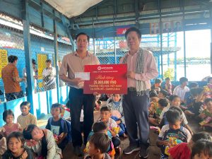 ÍCH NHI TRAO QUÀ TRUNG THU VÀ HỖ TRỢ TRẺ EM NGHÈO TẠI BIỂN HỒ – CAMPUCHIA
